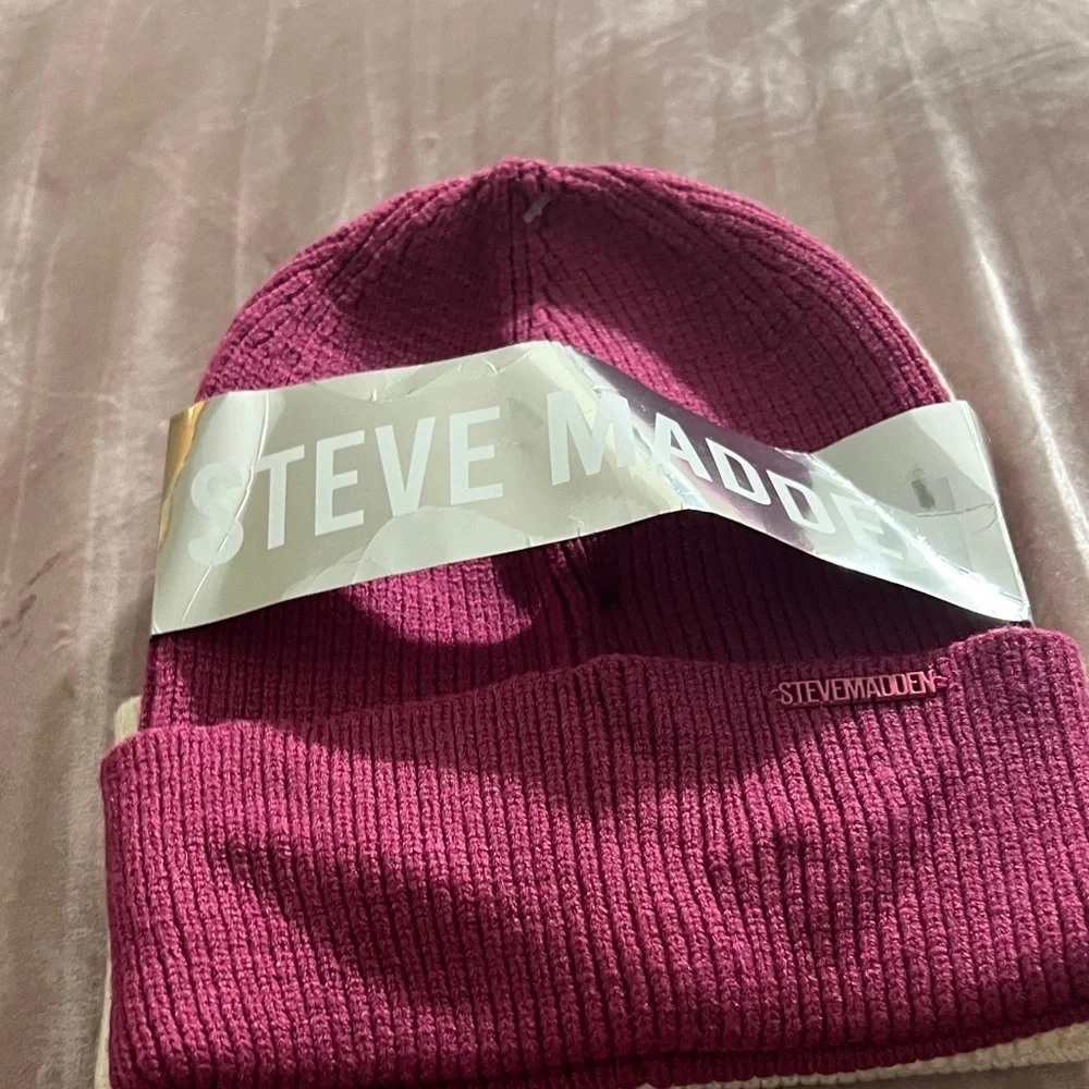 Steve Madden Winter Beanie Hat color Fuxcia and Beige (2 pieces)women new